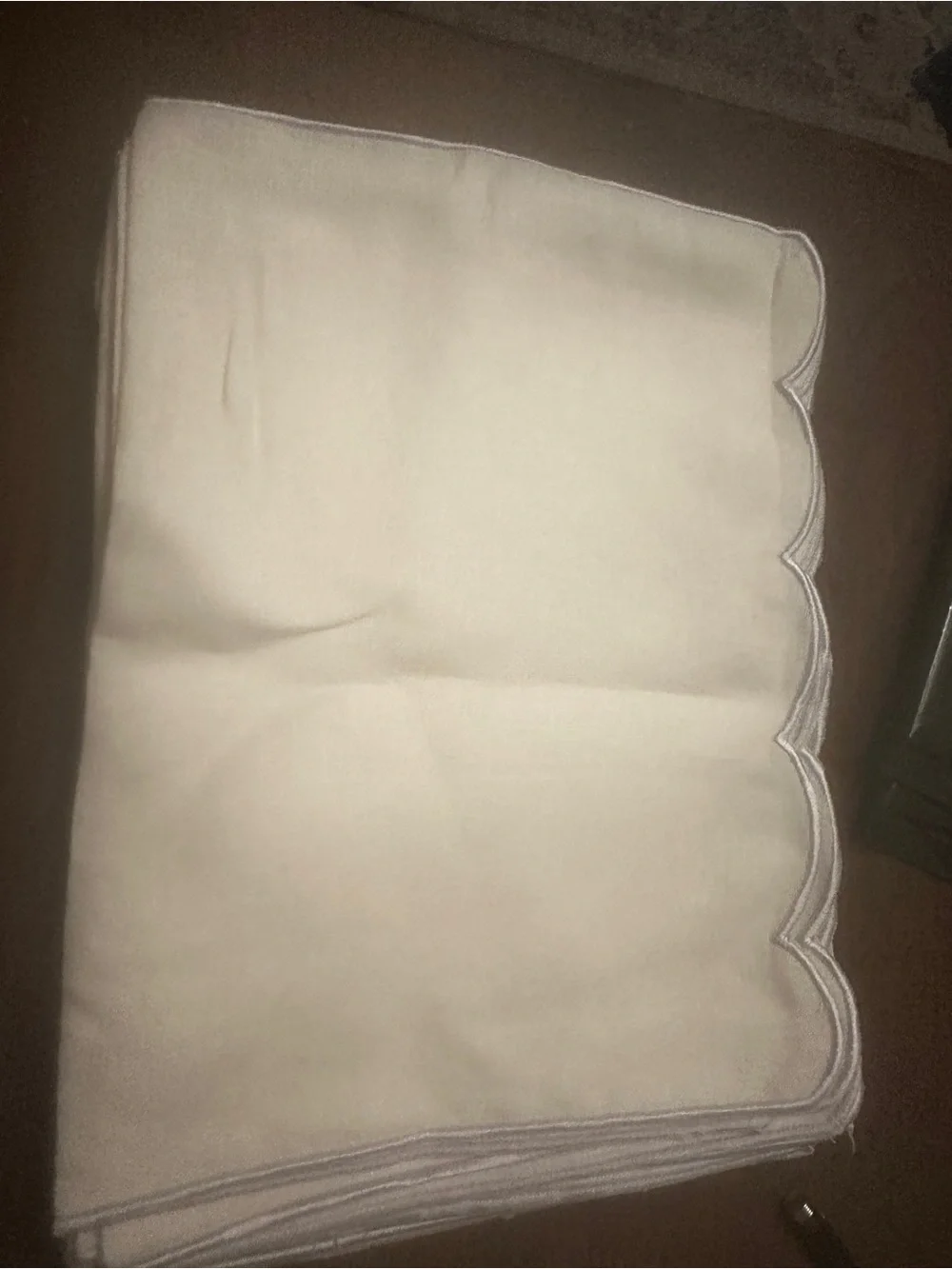 Cream Scalloped Edge placemats set